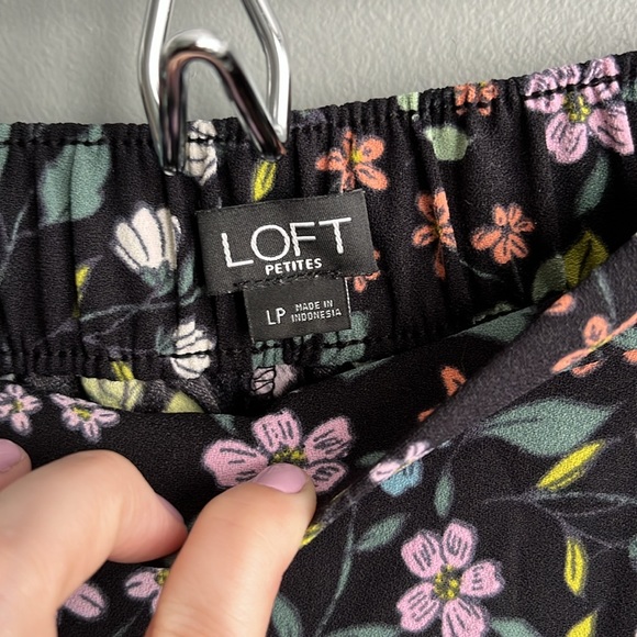 Loft petite pull on wide leg floral pants size LP - Picture 2 of 3